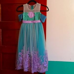 Little mermaid inspired ball gown 4/5